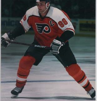 NHL Photo 8X10 Team Philadelphia Flyers Eric Lindros #88, Away 1990s