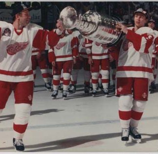 NHL Photo 8X10 Team Detroit Red Wings Fetisov-Larionov-Stanley Cup, 90s