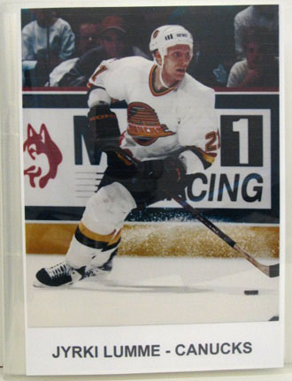 Keräilykansio 26-Sivua HOCKEY Jyrki Lumme #21 Vancover Canucks