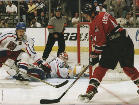 Beckett Hockey 2004 Nov. Mario Lemieux Team Canadas, Back Team Canada Game - Image 3
