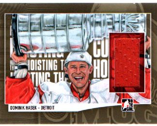 2013-14 ITG Lord Stanley's Mug HOISTING The CUP Jerseys GOLD Dominik Hasek Red Wings #HTC30