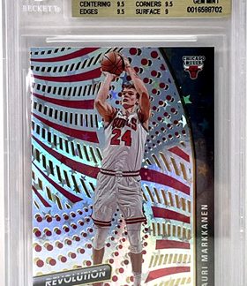 2020-21 Panini Revolution Astro BECKETT GEM MINT 9.5 #68 Lauri Markkanen Chicago Bulls